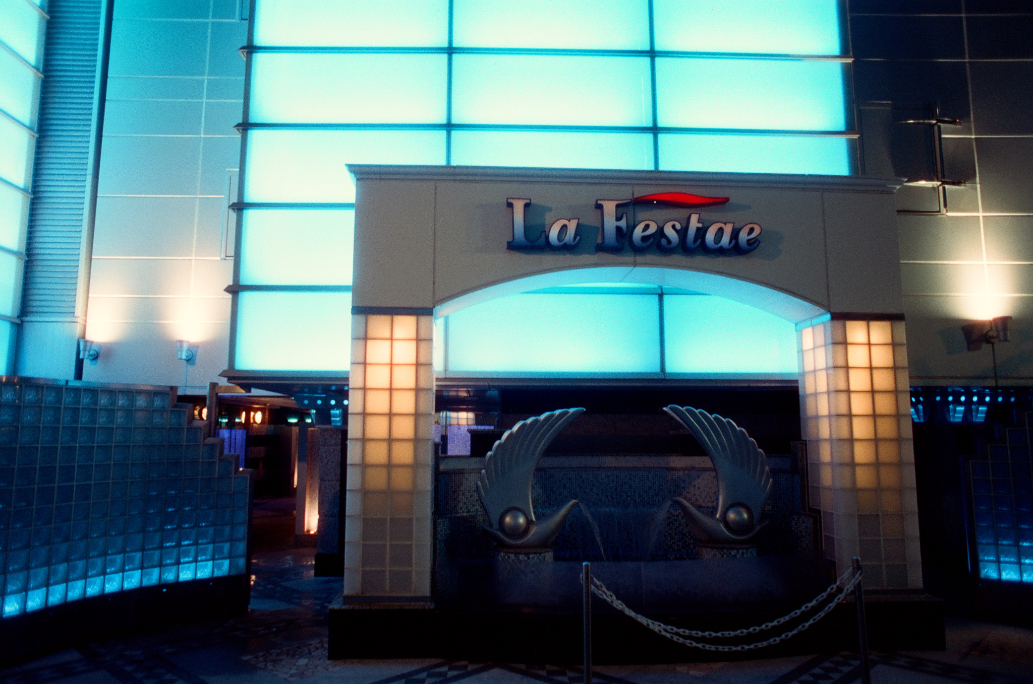 Love Hotel entrance